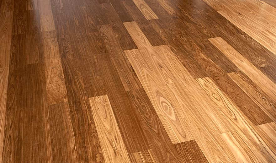 Piso de Madera Maciza Instalado